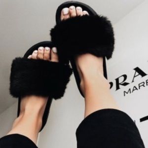 Urban outfitters black slides